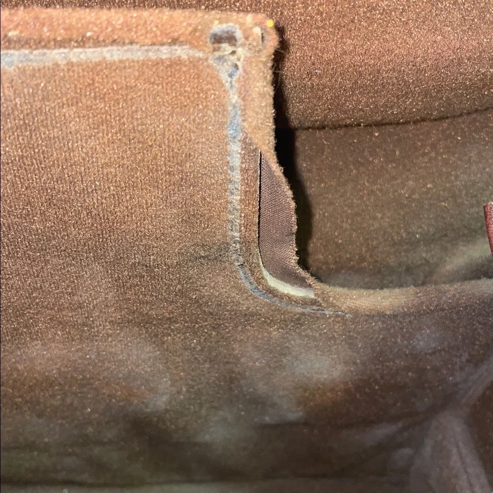Vintage Tucky Brown Leather Hard Camera Case w Shoulder Strap.‎